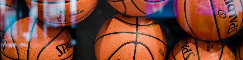 意甲联赛AC米兰对阵国际米兰的米兰德比精彩瞬间