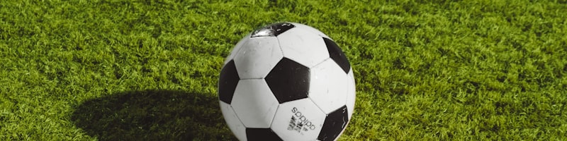 欧冠决赛赛后分析文章配图 - 皇马球员庆祝夺冠